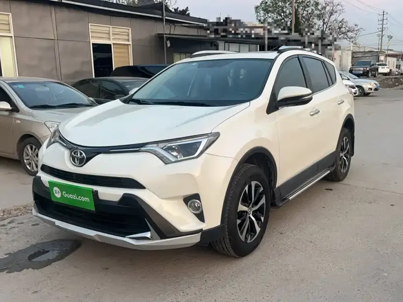 Toyota RAV4, 2017 — фото 1