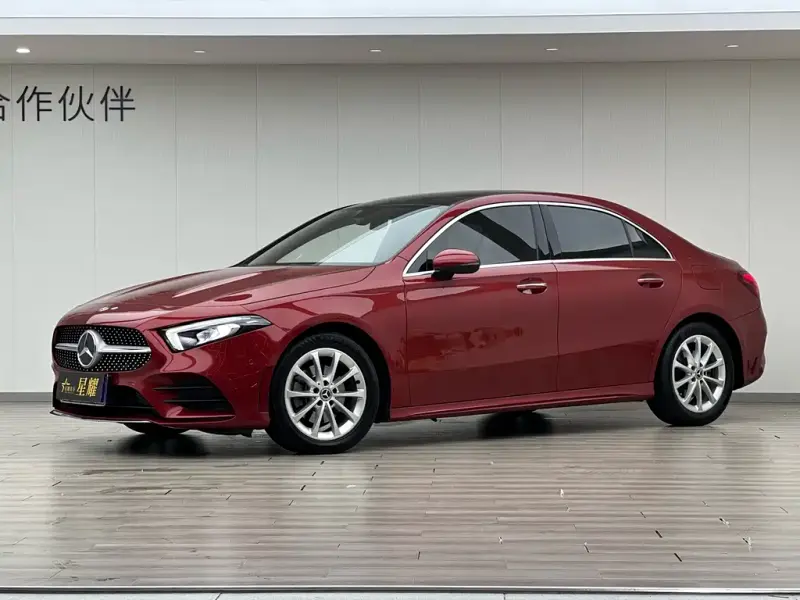 Mercedes-Benz A-Class, 2019 — фото 1