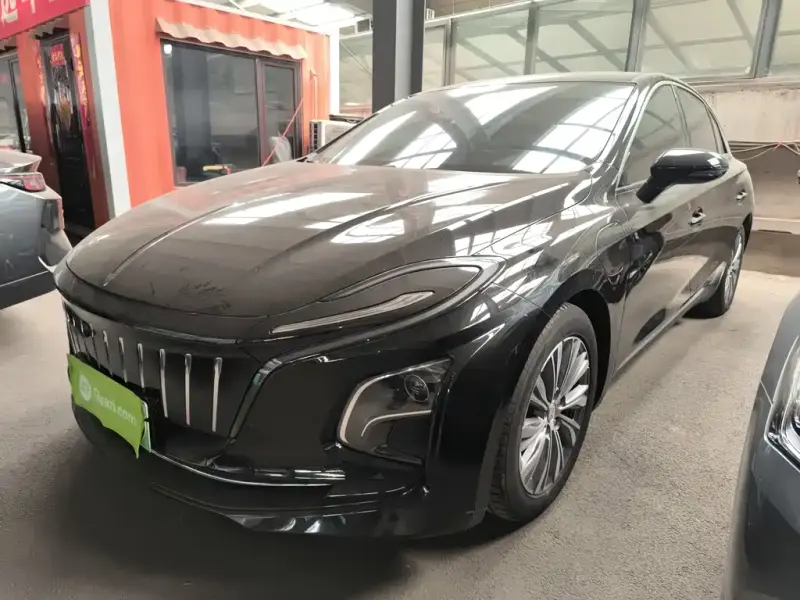 Hongqi E-QM5, 2024
