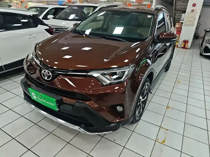 Toyota RAV4, 2017 — фото 1
