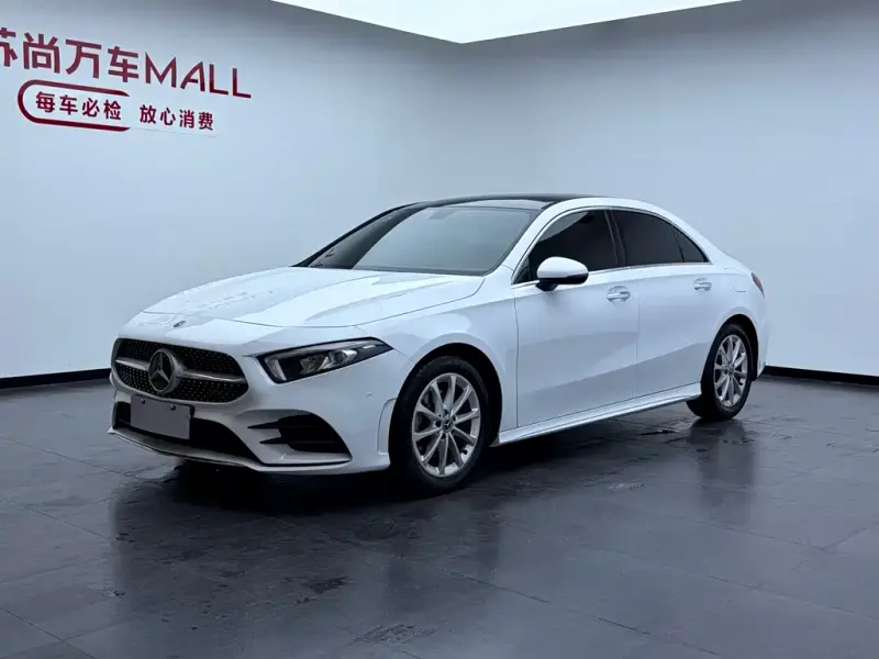 Mercedes-Benz A-Class, 2019 — фото 1