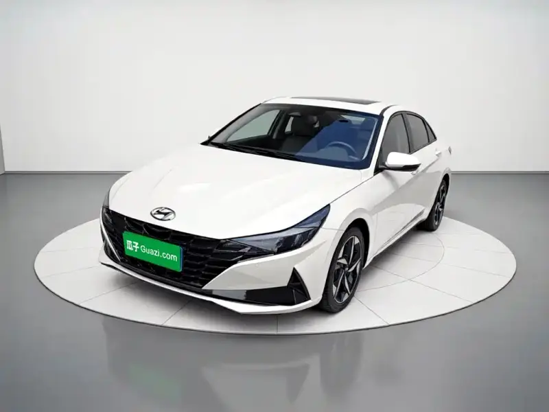 Hyundai Elantra, 2023