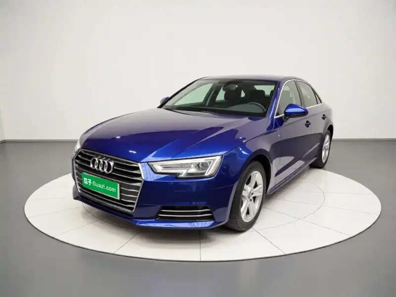 Audi A4L, 2018 — фото 1