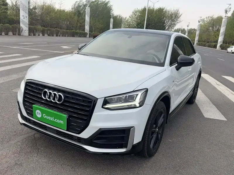 Audi Q2L, 2019