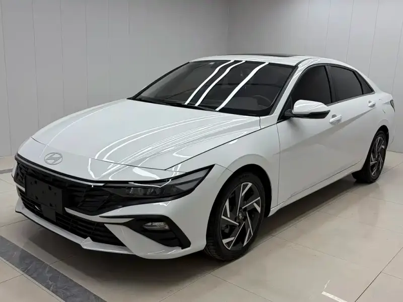 Hyundai Elantra, 2023