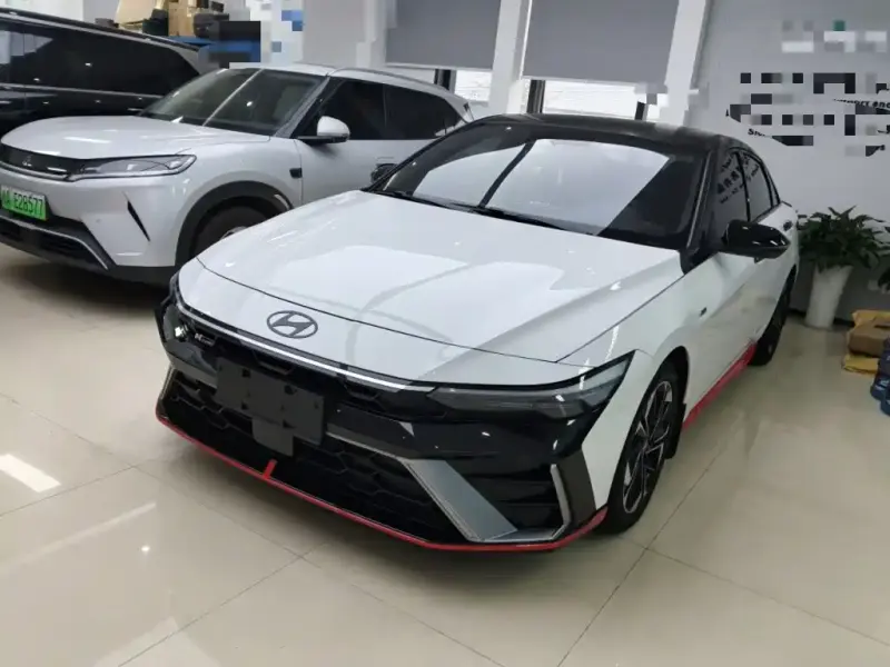 Hyundai Elantra, 2025