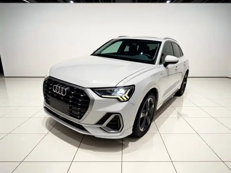 Audi Q3, 2020 — фото 1
