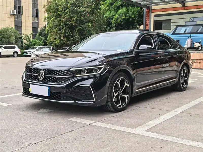 Volkswagen Passat, 2022