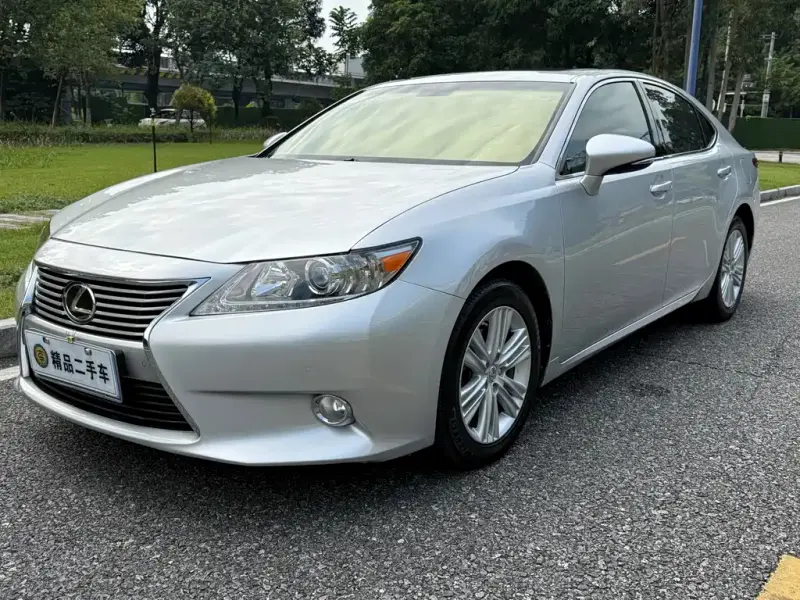 Lexus ES, 2014