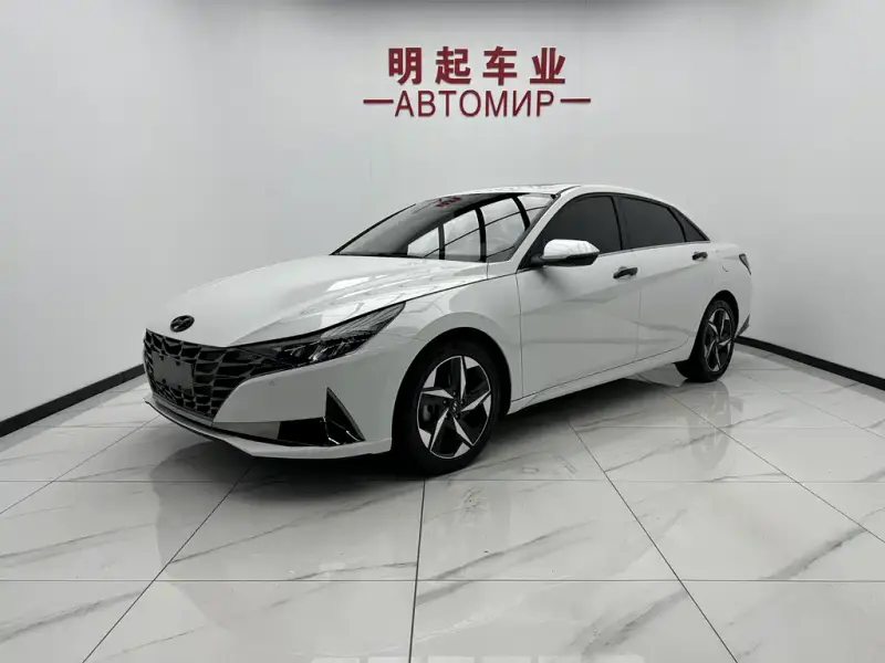 Hyundai Elantra, 2023