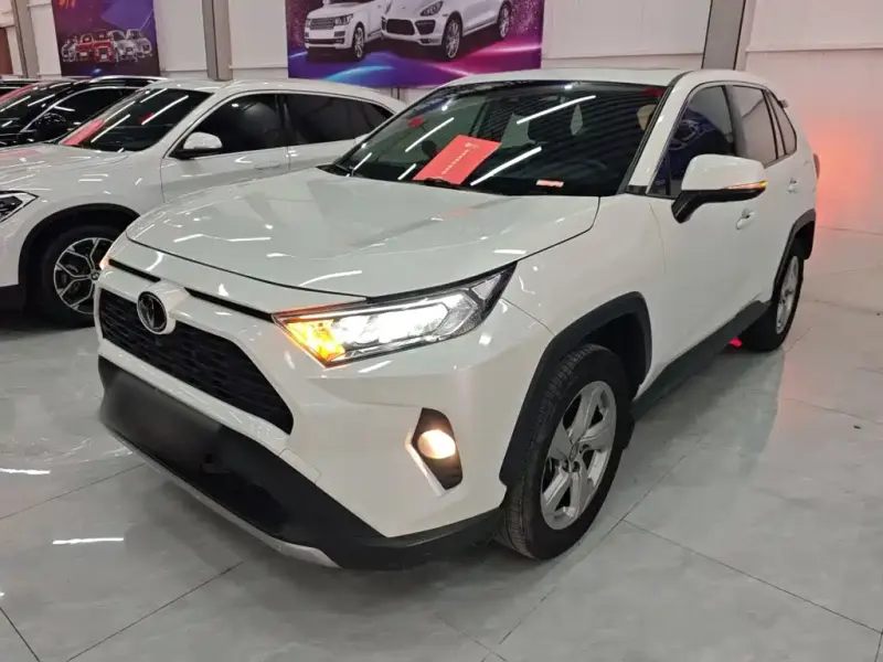 Toyota RAV4, 2021 — фото 1