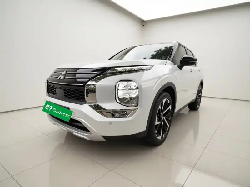 Mitsubishi Outlander, 2023