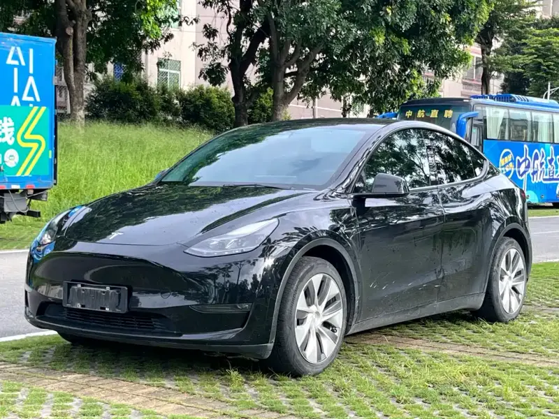 Tesla Model Y, 2022
