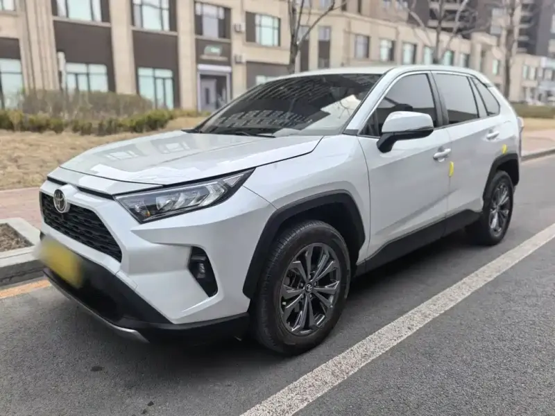 Toyota RAV4, 2023