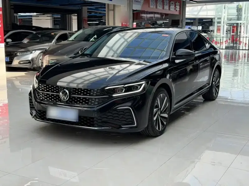 Volkswagen Passat, 2023