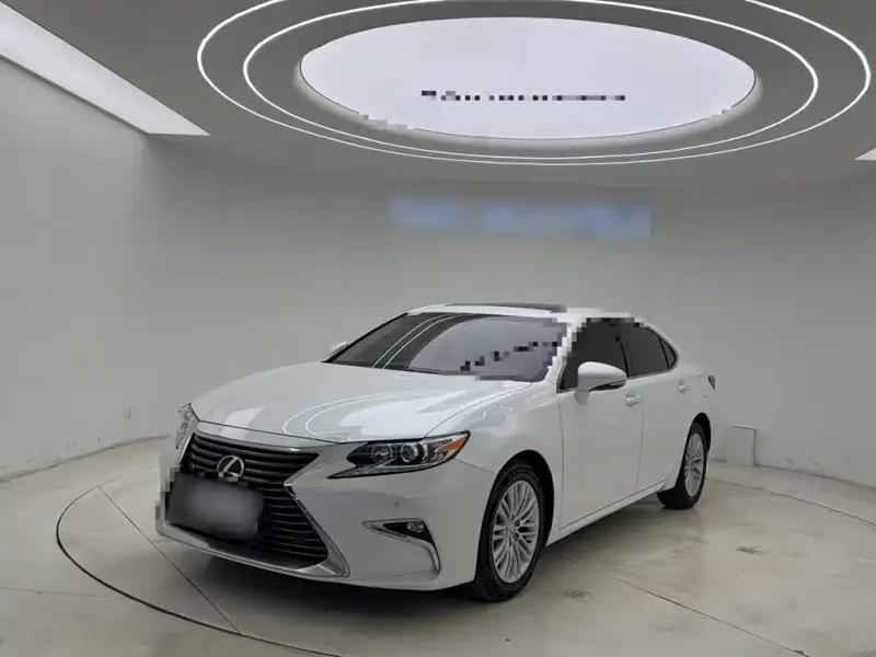 Lexus ES, 2018 — фото 1