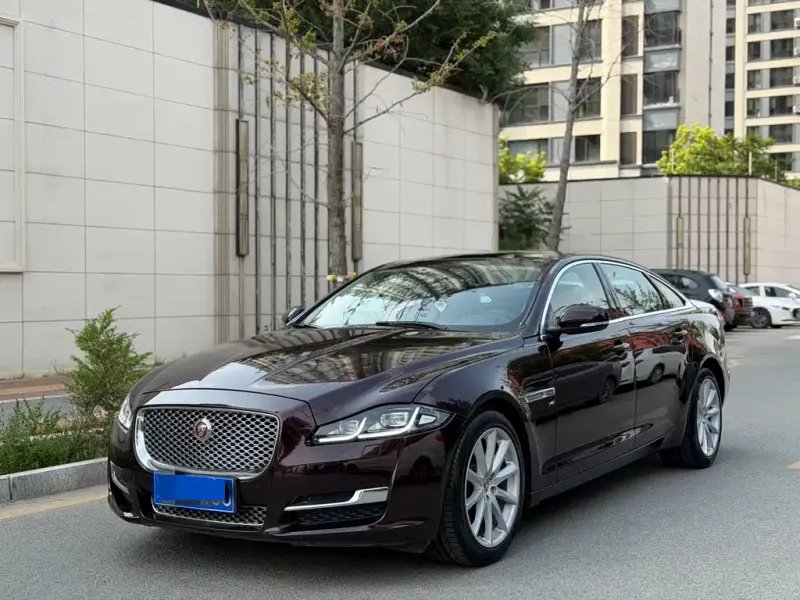 Jaguar XJ, 2016