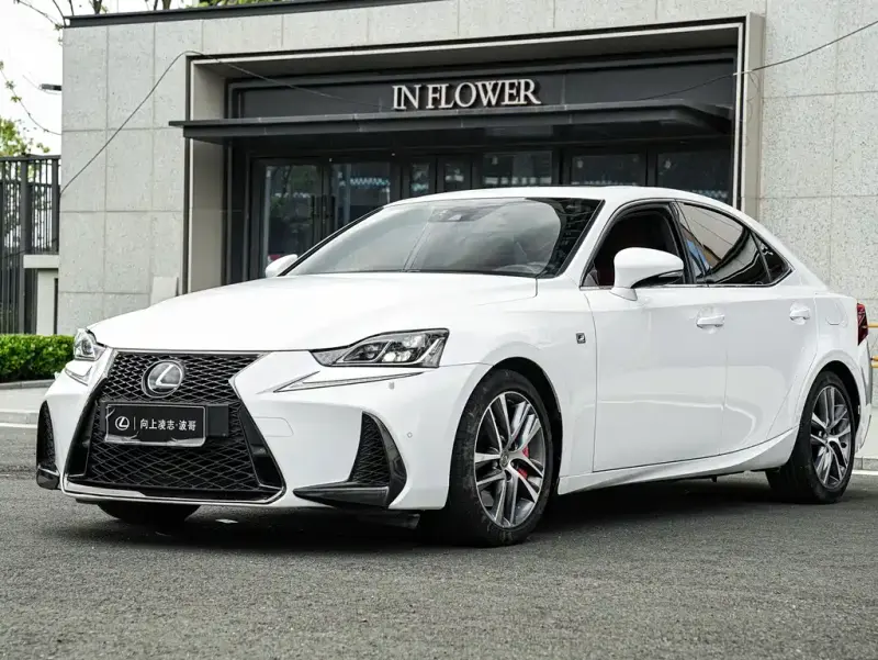 Lexus IS, 2018