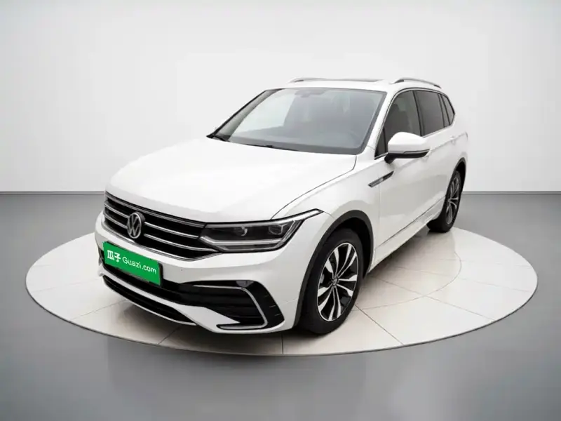 Volkswagen Tiguan L, 2022 — фото 1