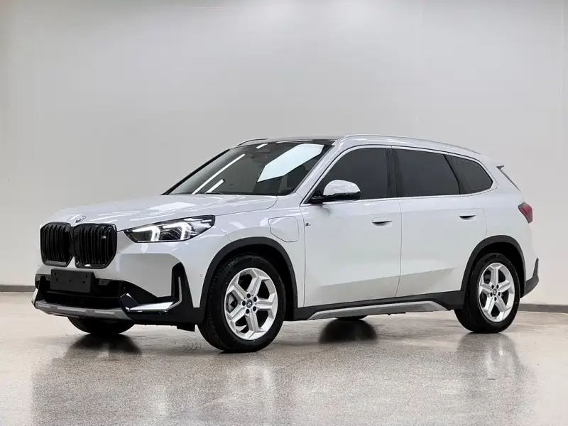 BMW iX1, 2025
