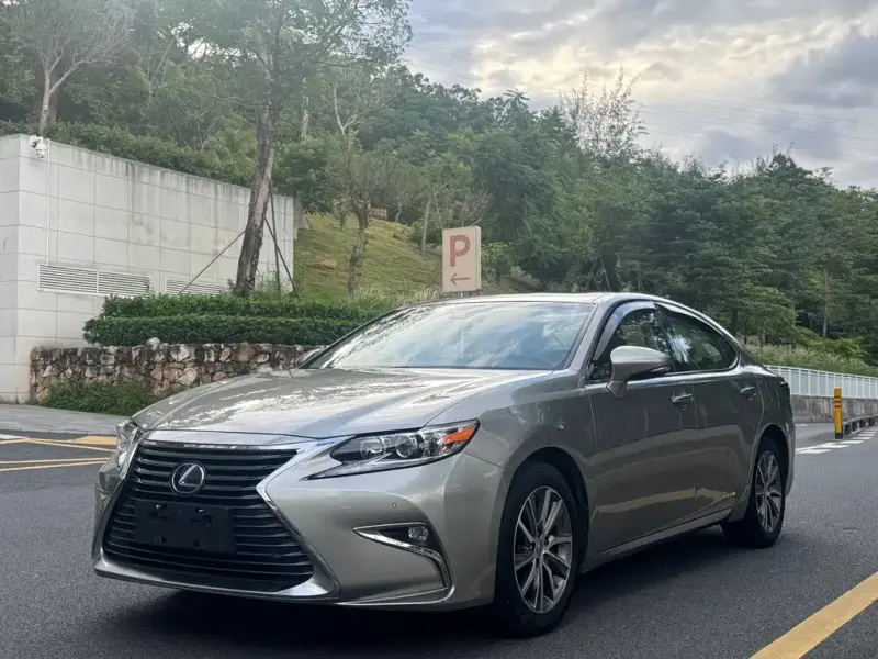 Lexus ES, 2017 — фото 1
