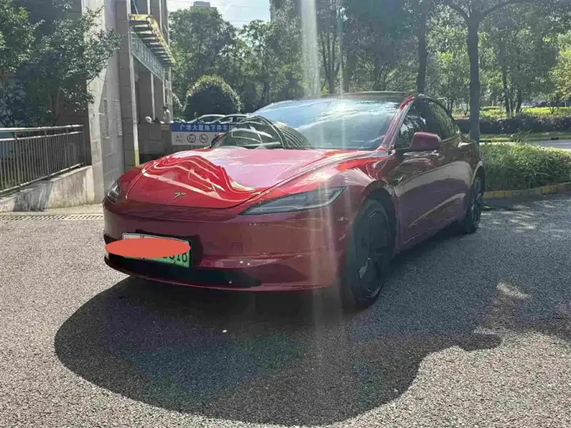 Tesla Model 3, 2024