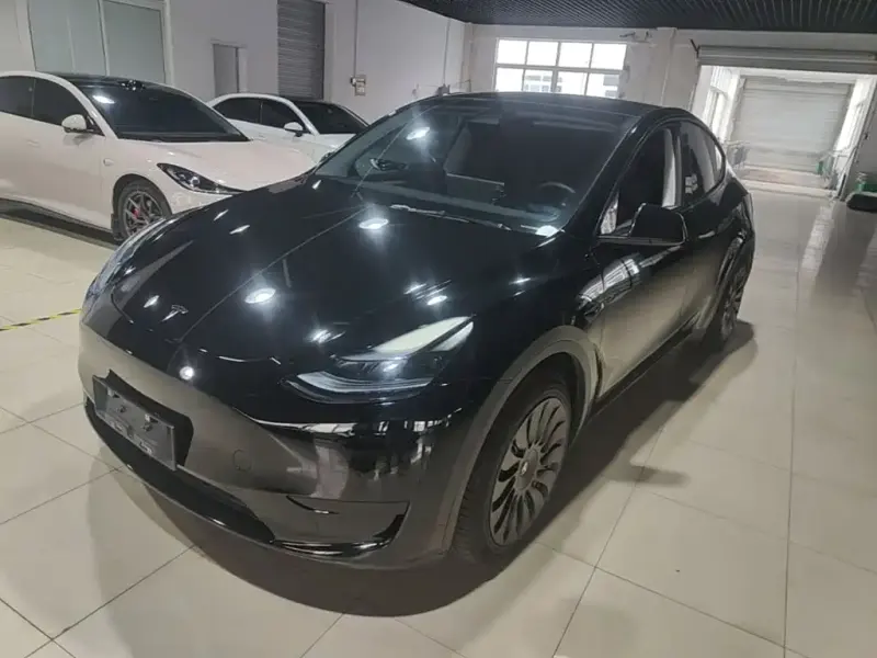Tesla Model Y, 2023