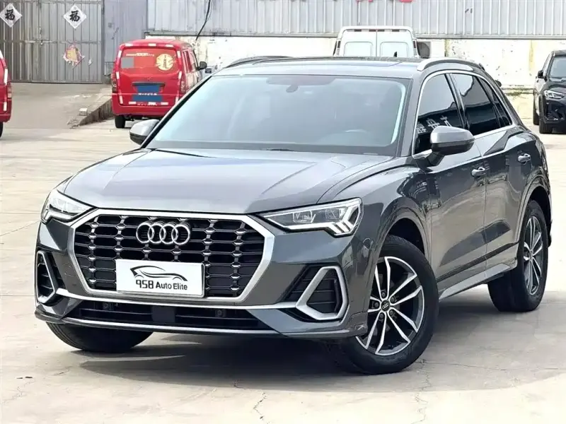 Audi Q3, 2022 — фото 1
