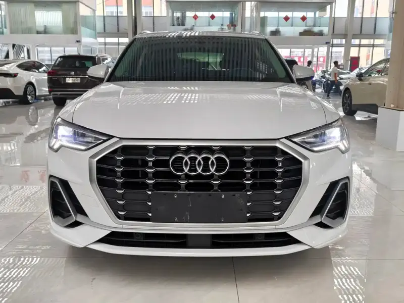Audi Q3, 2023 — фото 1