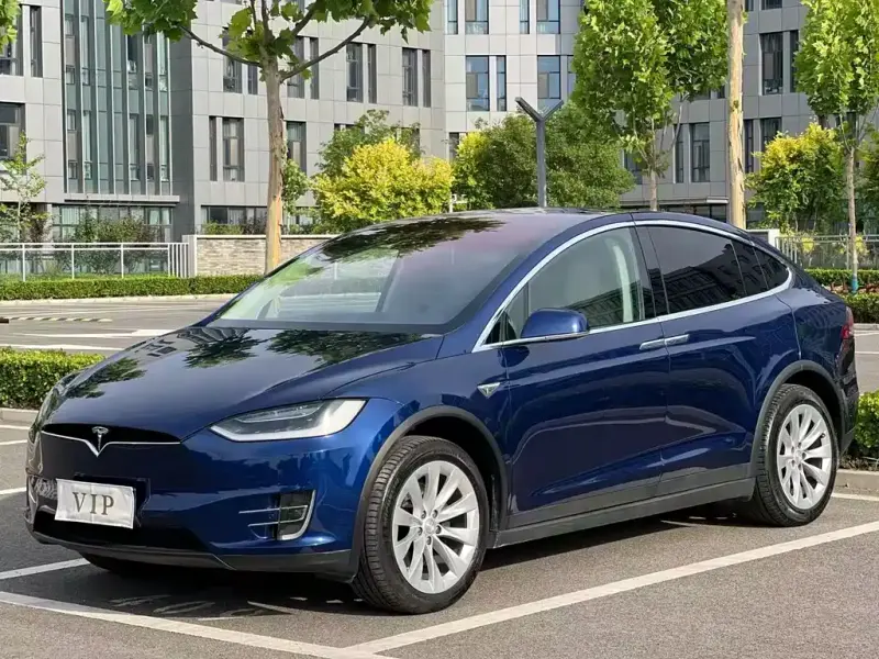 Tesla Model X, 2017