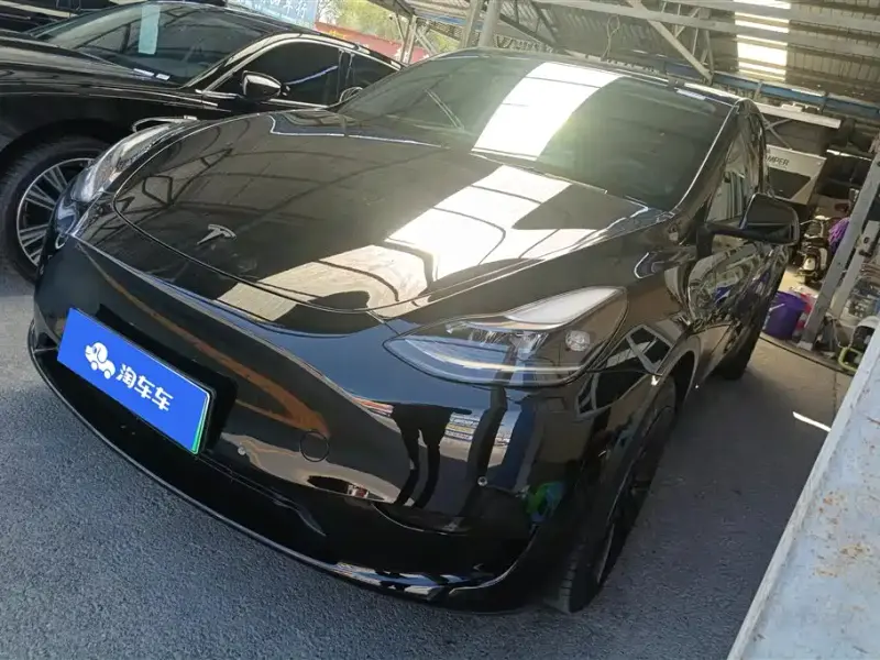 Tesla Model Y, 2023
