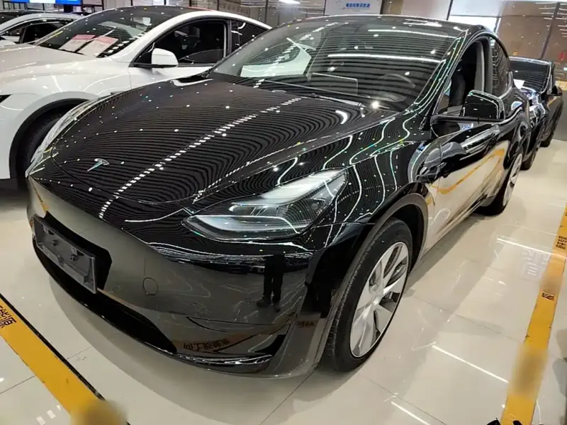Tesla Model Y, 2023