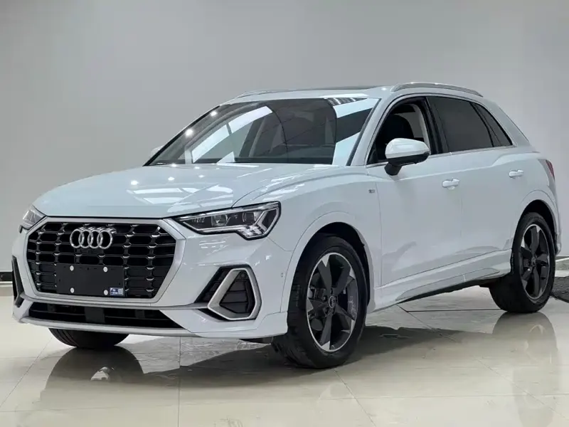 Audi Q3, 2022 — фото 1