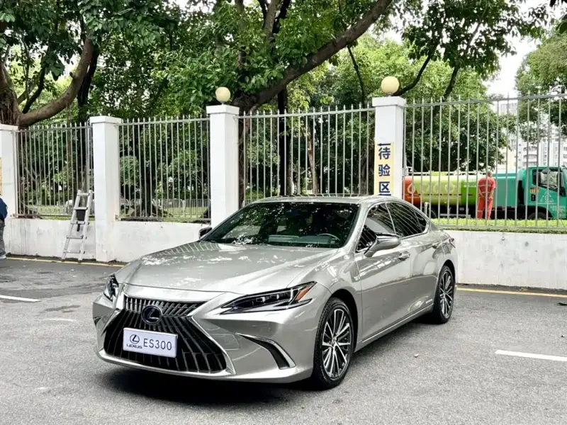 Lexus ES, 2022 — фото 1