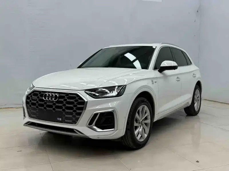 Audi Q5L, 2022