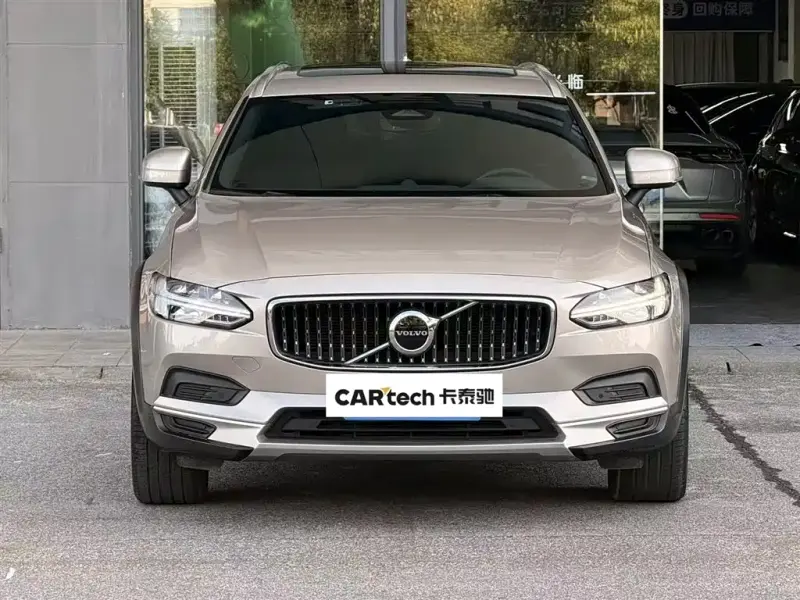 Volvo V90, 2023