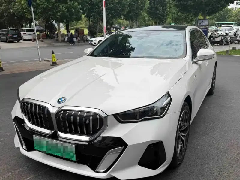 BMW i5, 2024