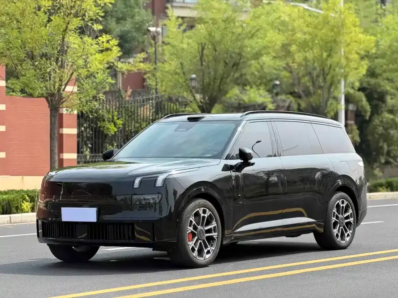 Lynk & Co 900, 2025