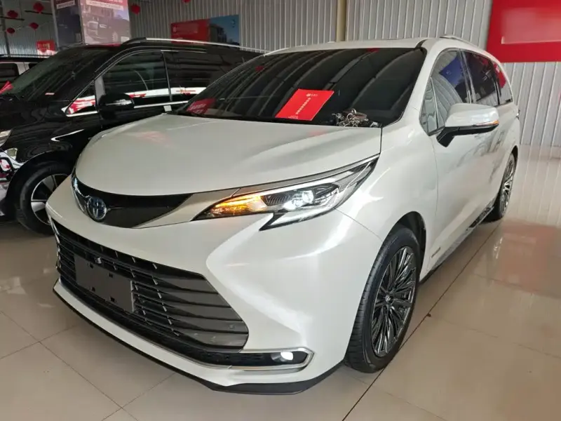 Toyota Sienna, 2024