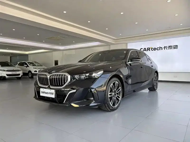BMW 5 Series, 2025