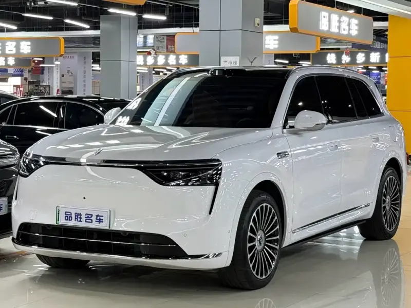 AITO M8, 2025