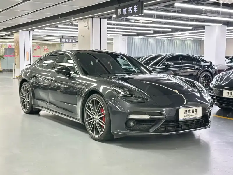 Porsche Panamera, 2018