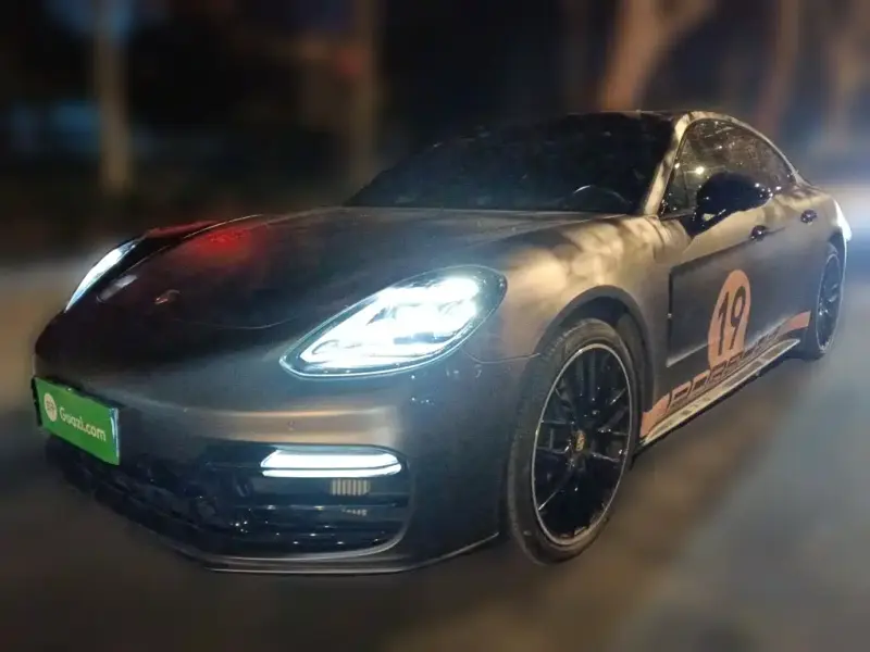 Porsche Panamera, 2021