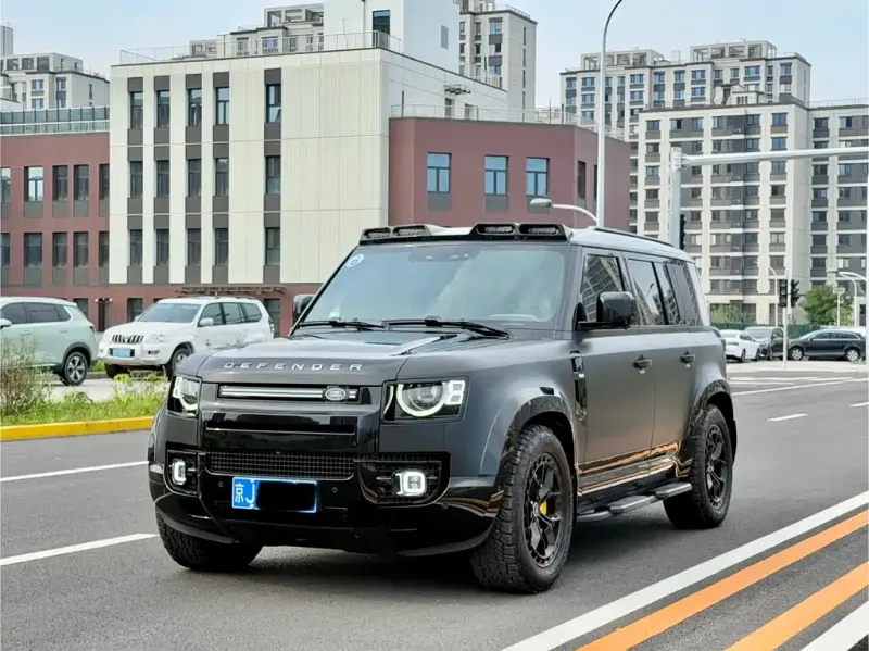 Land Rover Defender, 2025 — фото 1