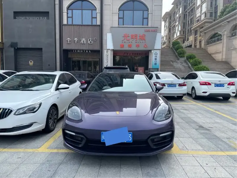 Porsche Panamera, 2023