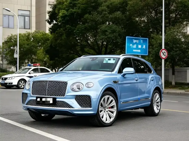 Bentley Bentayga, 2023 — фото 1