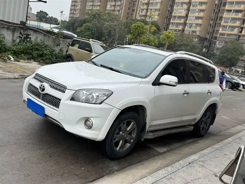 Toyota RAV4, 2012 — фото 1