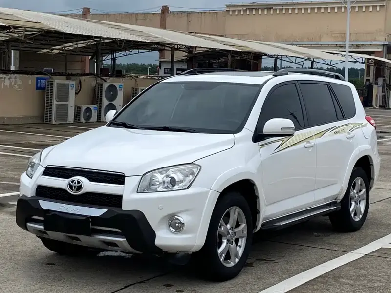 Toyota RAV4, 2012 — фото 1