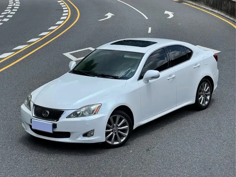 Lexus IS, 2009