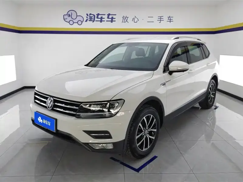 Volkswagen Tiguan L, 2018 — фото 1